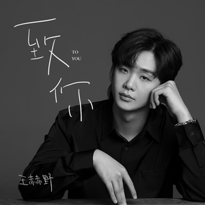 女人扒口尿给男人摸
