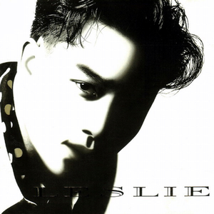 女人扒口尿给男人摸
