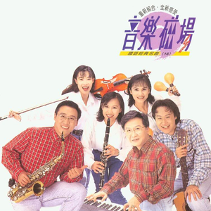 女人扒口尿给男人摸
